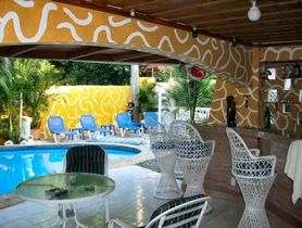 Hotel Club Bonita Bar Pool